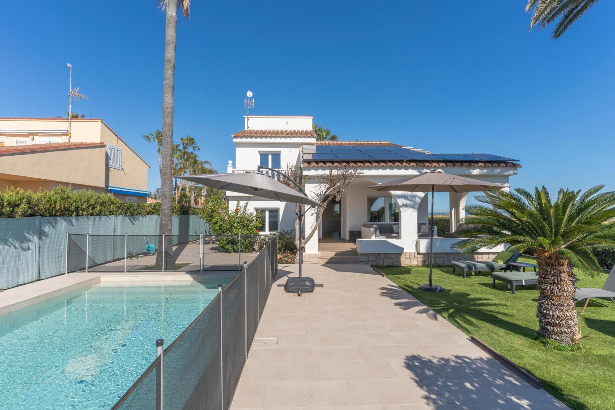 Exquisita Villa Frente Al Mar 萨贡托 外观 照片