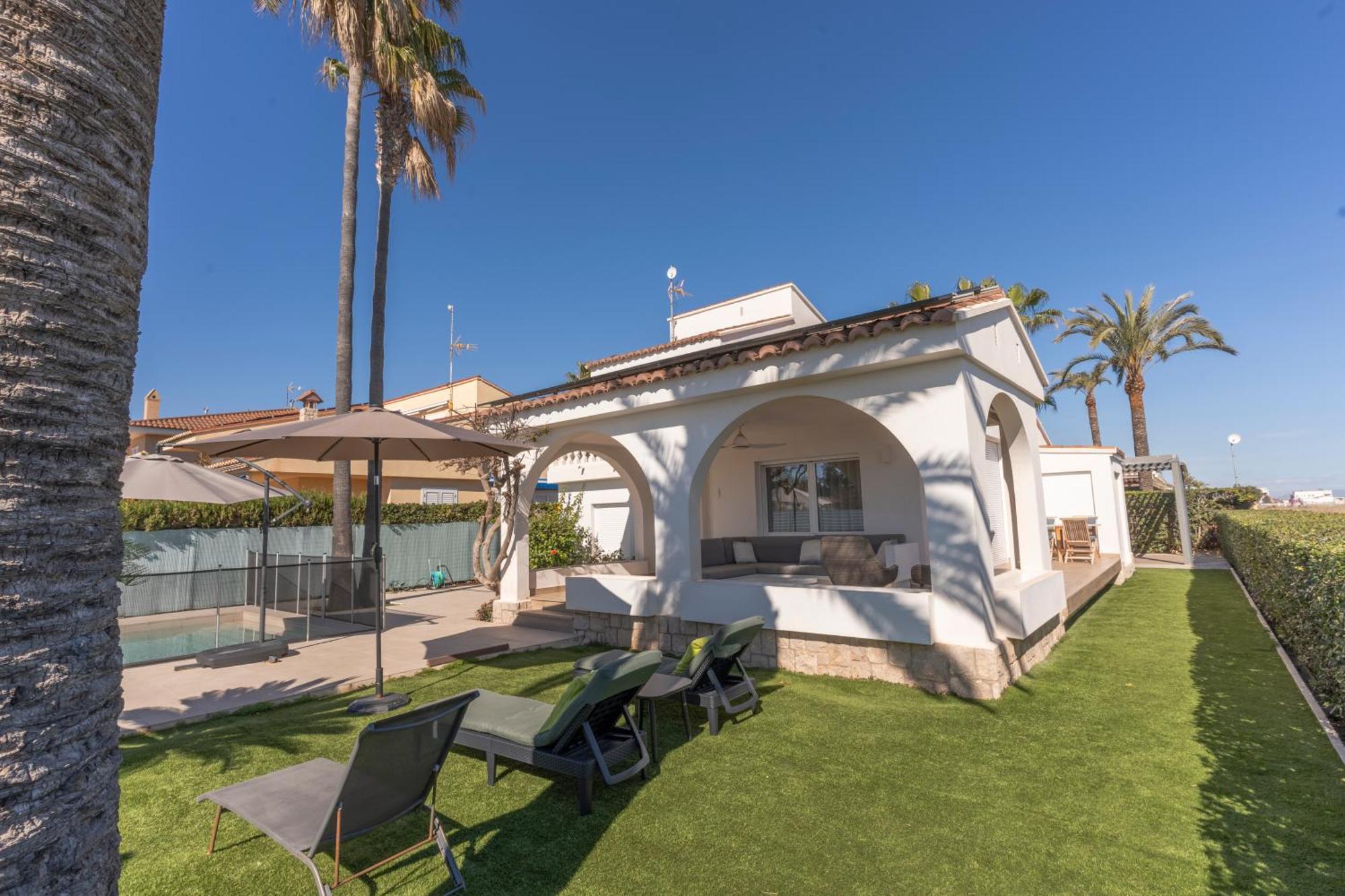 Exquisita Villa Frente Al Mar 萨贡托 外观 照片